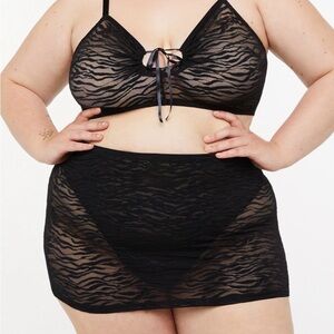 All Over Me Lace Skirt Savage x Fenty 1X